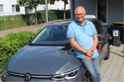 Peter Kopietz mit Auto