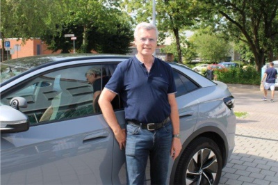 Volker Kleber mit Auto